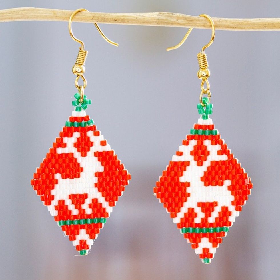 Reindeer Glass Beaded Dangle Earrings in Green and Red 'Christmas Evening'