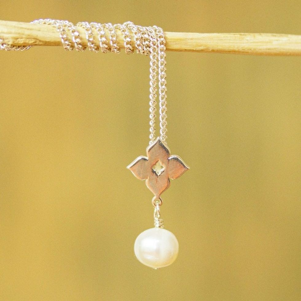 Cultured Pearl Pointed Flower Pendant Necklace from Mexico 'Moroccan Flower'