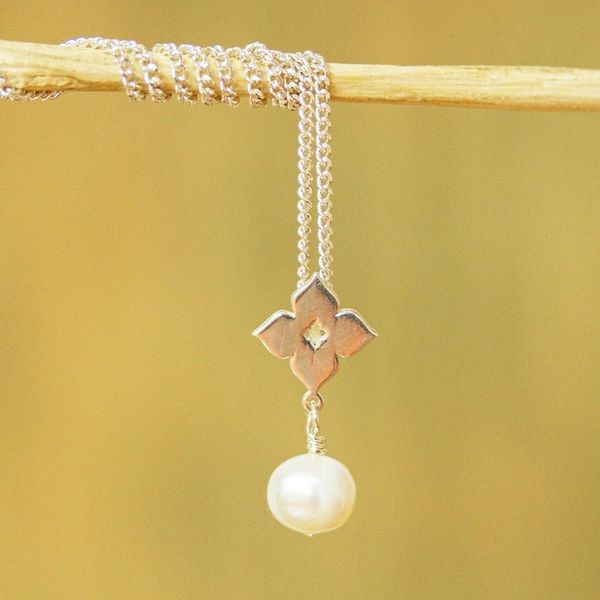Alternate image for Cultured Pearl Pointed Flower Pendant Necklace from Mexico Moroccan Flower