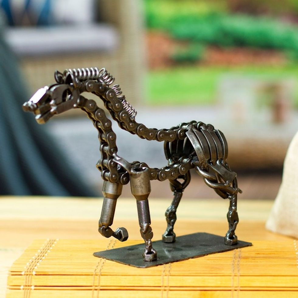 Minimalist Rustic Metal Horse Sculpture 'Rustic Horse'