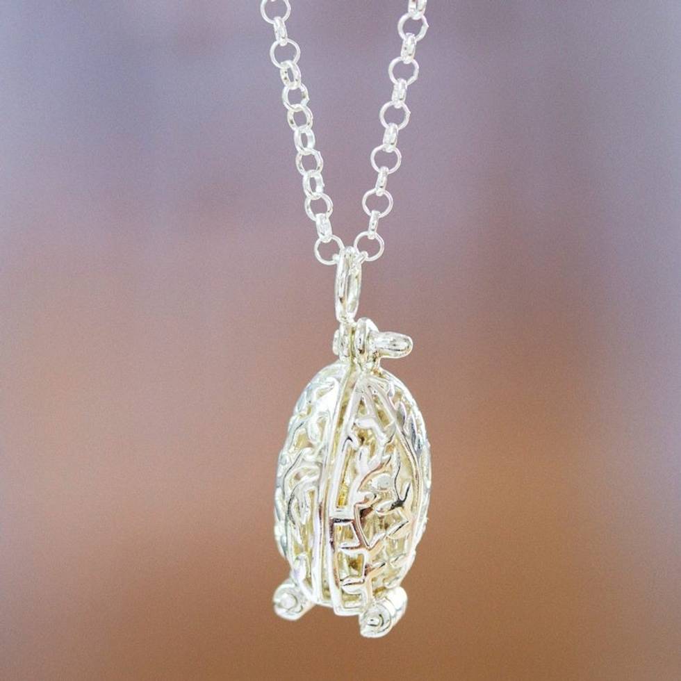 Leaf Motif Locket Necklace 'Birth of Life'