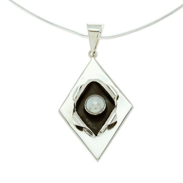 Alternate image for Modern Cultured Pearl and Taxco Silver Necklace from Mexico Venus
