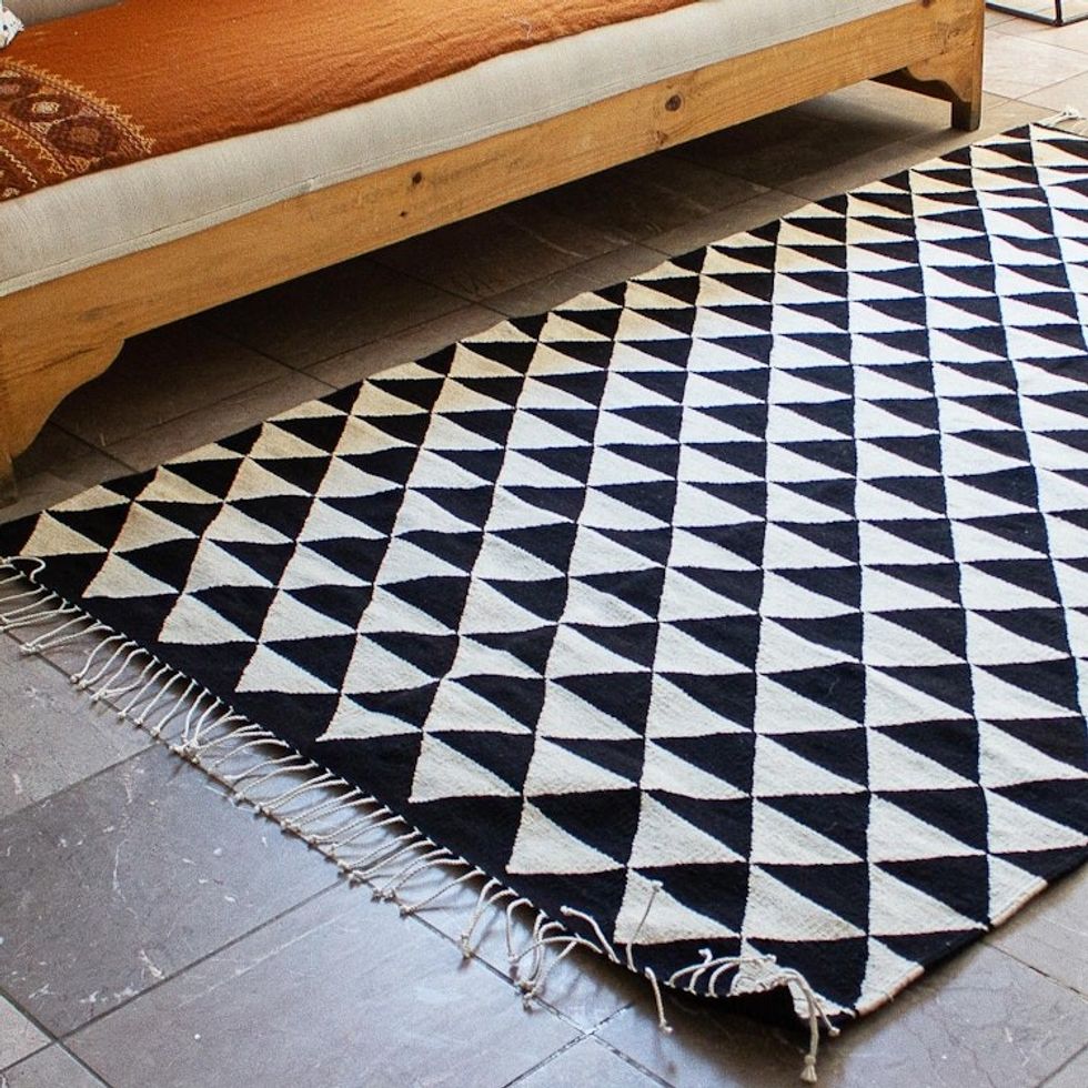 Hand Woven Black and Ecru Wool Area Rug 'Mountains of Teotitlan'