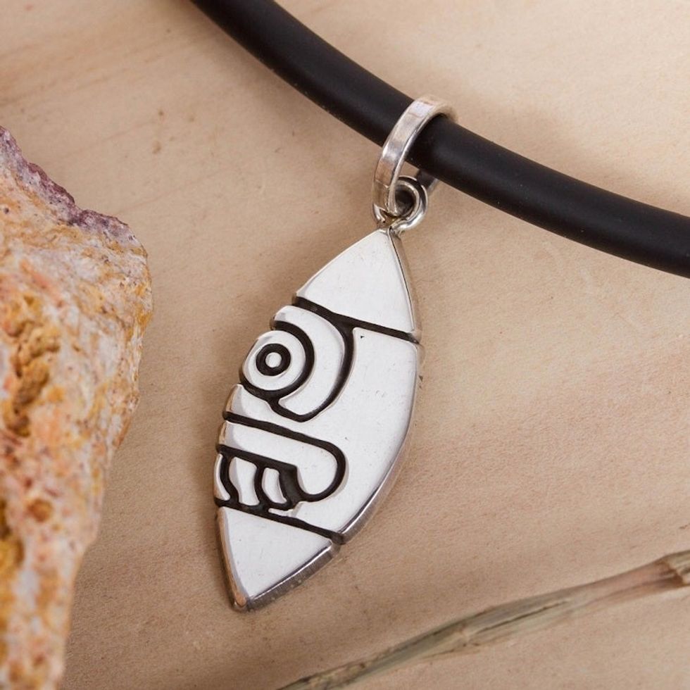 Pre-Hispanic Sterling Silver Pendant Necklace from Mexico 'Ancient Flint'