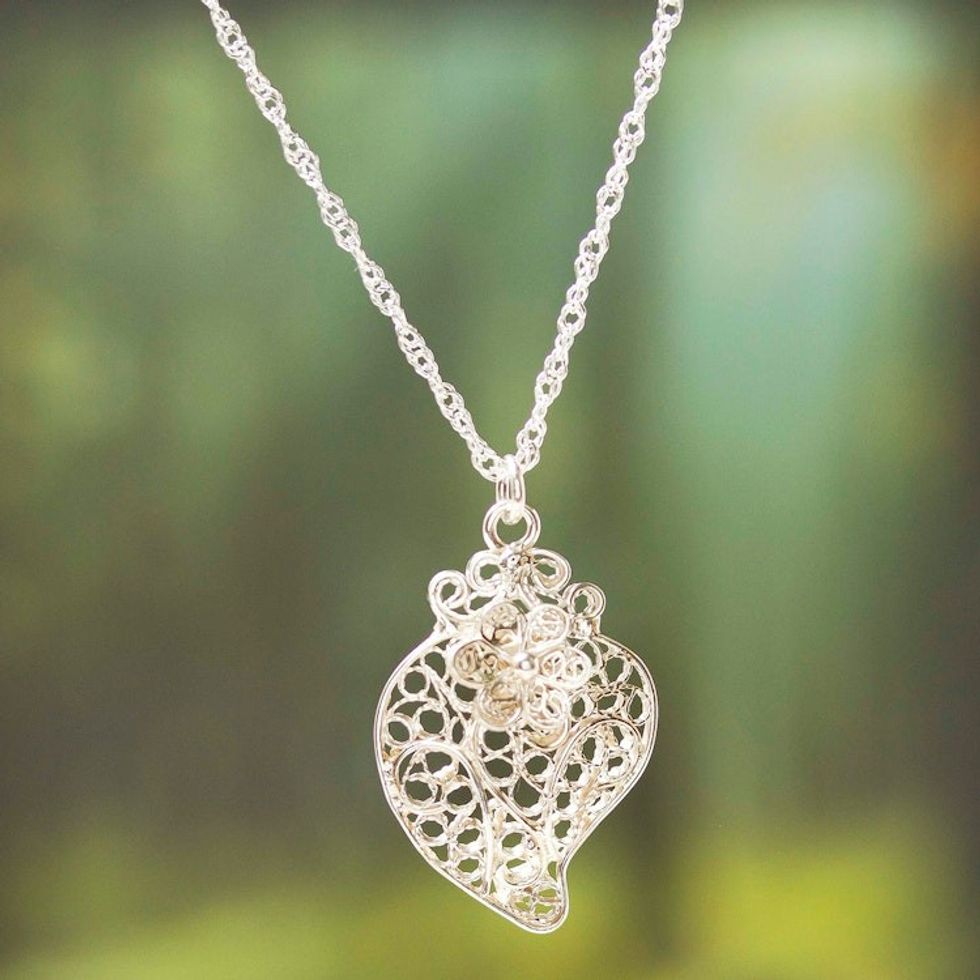 Colonial-Style Sterling Silver Filigree Heart Necklace 'Colonial Heart'