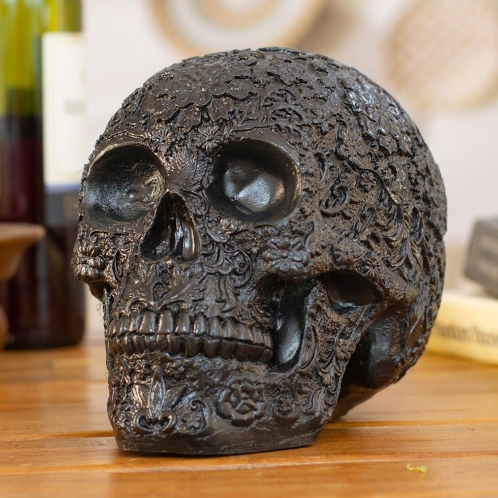 Handcrafted Petite Ceramic Skull Figurine from Mexico 'Skull Intrigue'