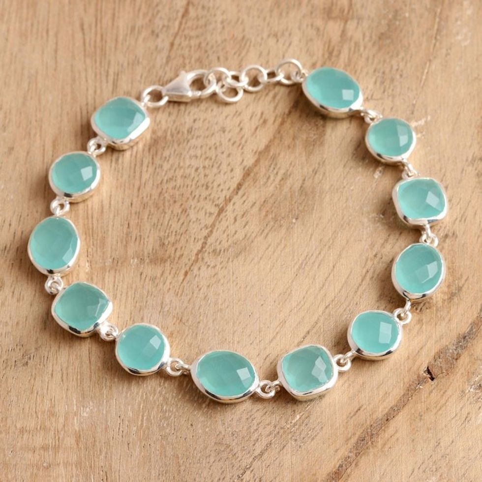 31.5-Carat Aqua Blue Chalcedony Bracelet from India 'Dazzling Princess'