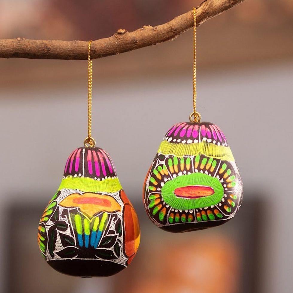 Colorful Gourd Ornaments with Bright Flowers Motifs 'Colorful Beauties'