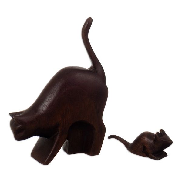 Alternate image for Cat and Mouse Cedar Wood Sculptures from Peru Set of 2 Games and Fun