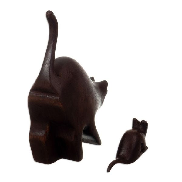 Alternate image for Cat and Mouse Cedar Wood Sculptures from Peru Set of 2 Games and Fun