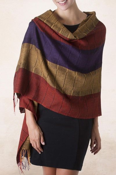 Alternate image for 100 alpaca shawl Dahlias of Tarma