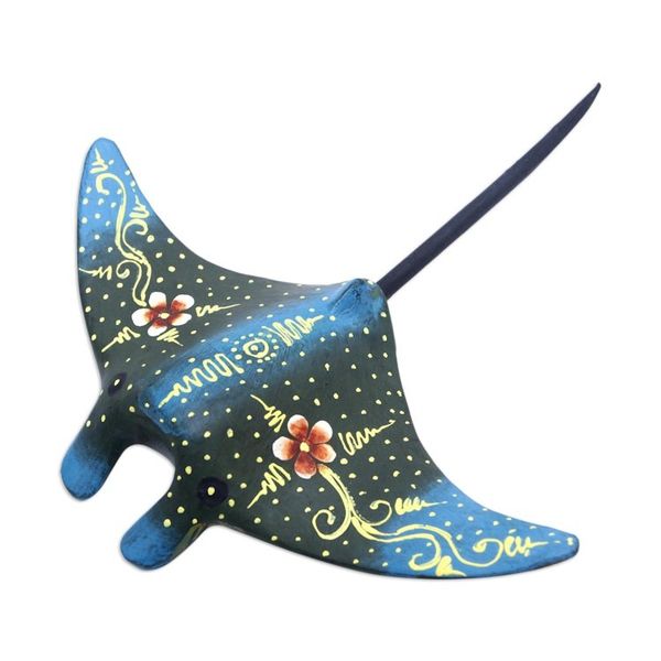 Alternate image for Indonesian Hand-carved Hand-painted Stingray Wood Figurine Divine Stingray