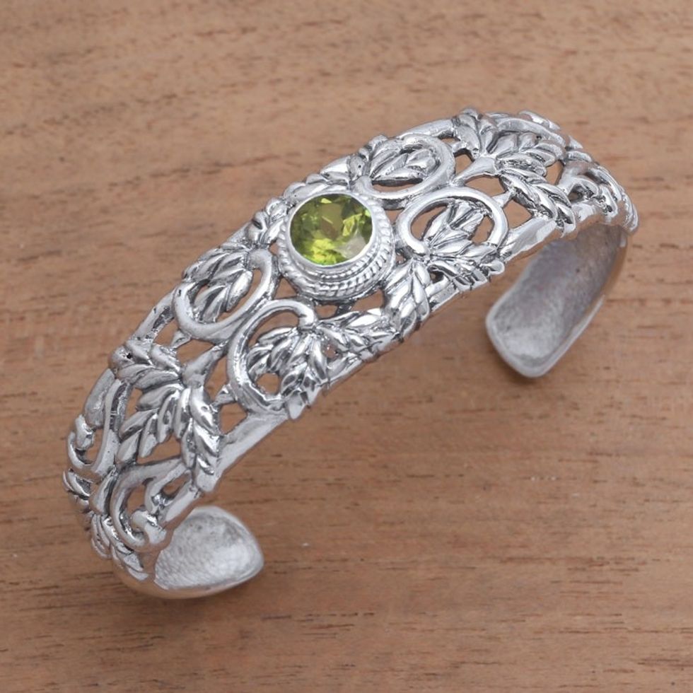 Wheat Motif Peridot Cuff Bracelet from Bali 'Wheat Beauty'