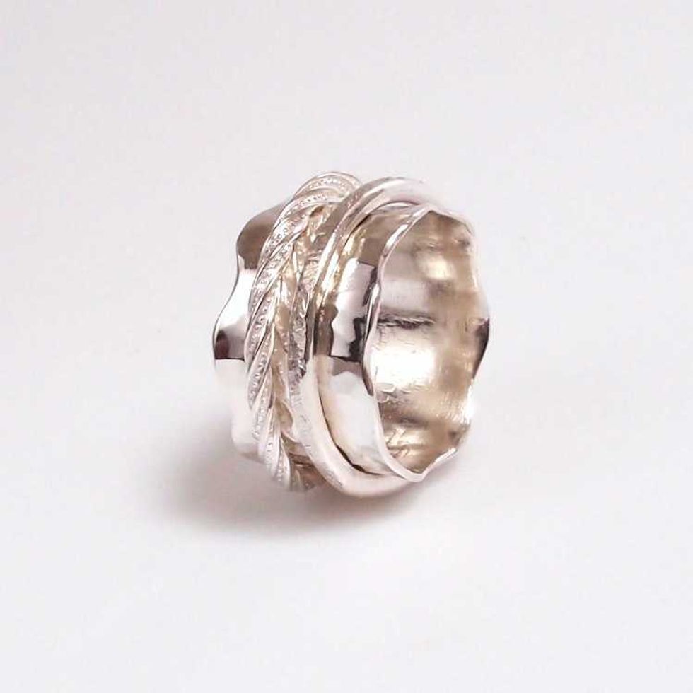 Argentium Sterling Silver Spinner Ring Size 7.75 Ri296