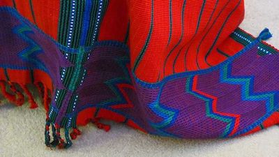 Alternate image for King Size Red Zacualpa Bedspread & Two Matching Throw Pillow Cover Set