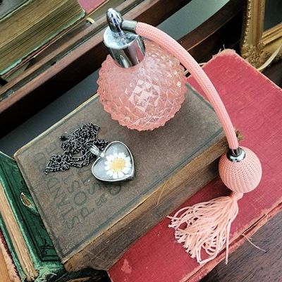 Alternate image for Real Pressed Flower Daisy Pendant Necklace for Women, Stained Glass Jewelry