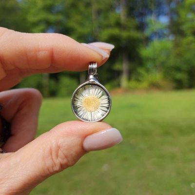 Alternate image for Daisy Necklace, Real Pressed Flower Jewelry, Handcrafted White Daisy, Gift for Nature Lover
