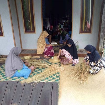 Alternate image for Gift Set of Handwoven Pouch and Canting Wax and Dye Tool, Handwoven Natural Bag, Gift for Her