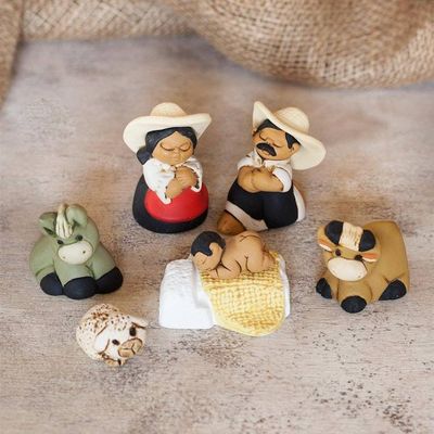Primary image for Peruvian-Made 7-Piece Ceramic Nativity Scene Painted by Hand Characato Born