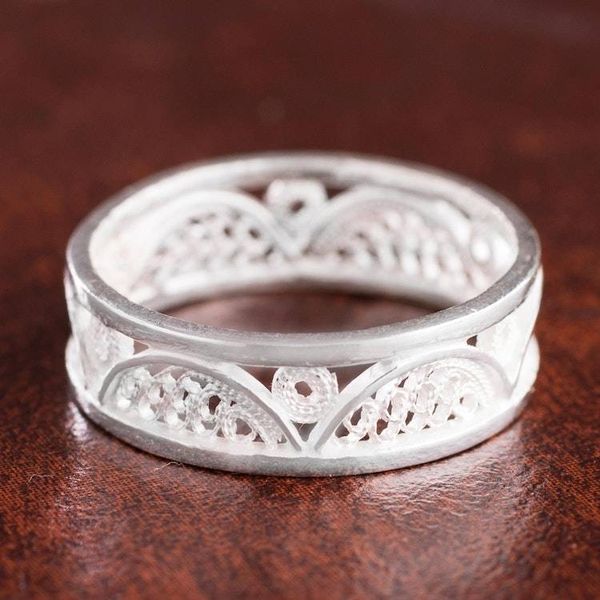 Alternate image for Arc Pattern Sterling Silver Filigree Band Ring from Peru Glistening Arcs