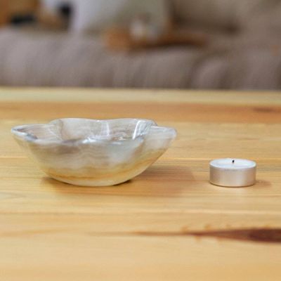 Alternate image for Six-Leaf Clover-Themed Hand-Carved Natural Marble Catchall Grey Clover