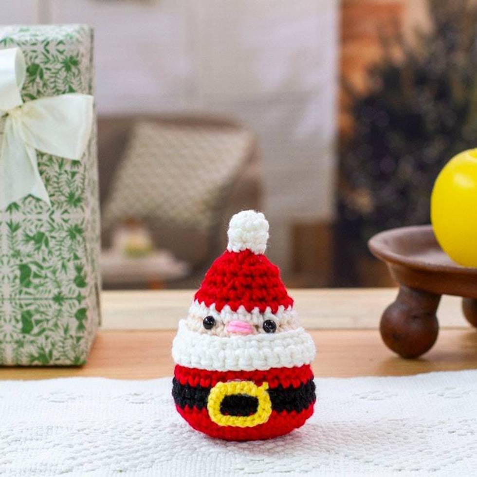 Santa-Themed Crocheted Amigurumi Christmas Decorative Accent 'Cute Santa'