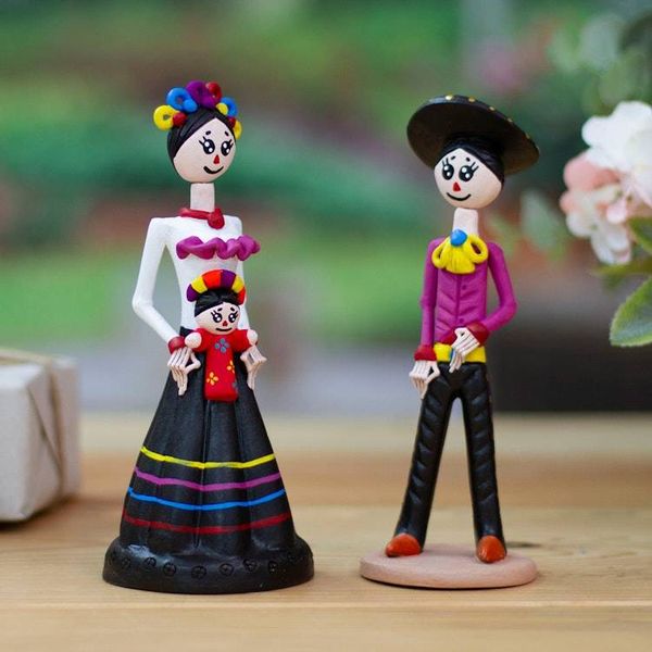 Alternate image for Hand-Painted 2-Piece Folk Art-Themed Couple Sculpture Set Night in Love