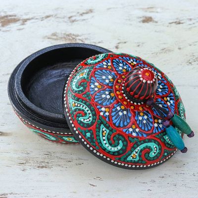 Alternate image for Traditional Thai Mango Wood Decorative Box in Red and Green Floral Marvel in Green