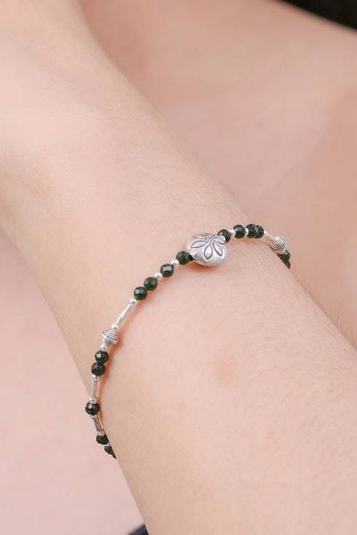 Alternate image for Floral Green Glass and Silver Beaded Bracelet from Thailand Petals of Forest