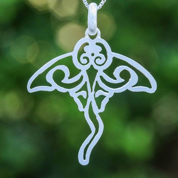 Alternate image for Ocean-Themed Brushed-Satin Sterling Silver Stingray Pendant Marine Presence