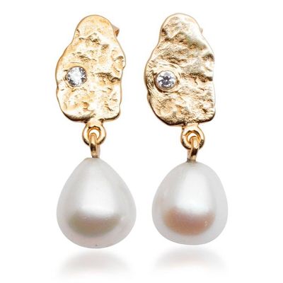 Alternate image for Gold-Plated Textured Cultured Pearl Cubic Zirconia Earrings Soft Glow