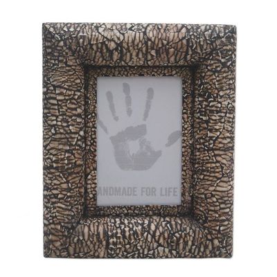 Alternate image for Wood and eggshell photo frame 4x6 Natures Charm in Black