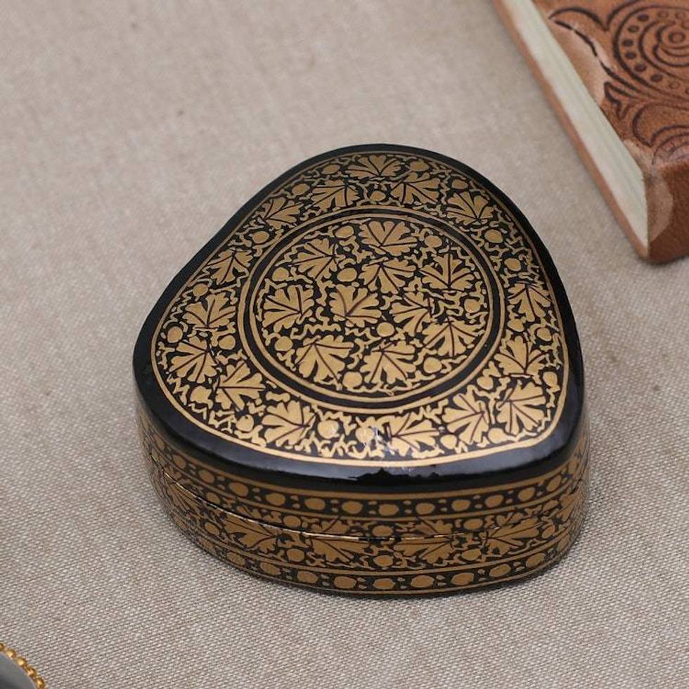 Heart-Shaped Leaf-Themed Papier Mache Wood Decorative Box 'Loving Vine'