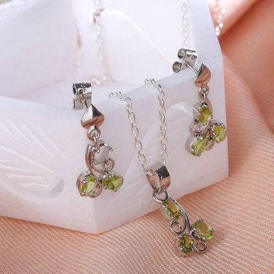 Alternate image for Leafy 4-Carat Oval Peridot Necklace and Earrings Jewelry Set Lucky Blooms