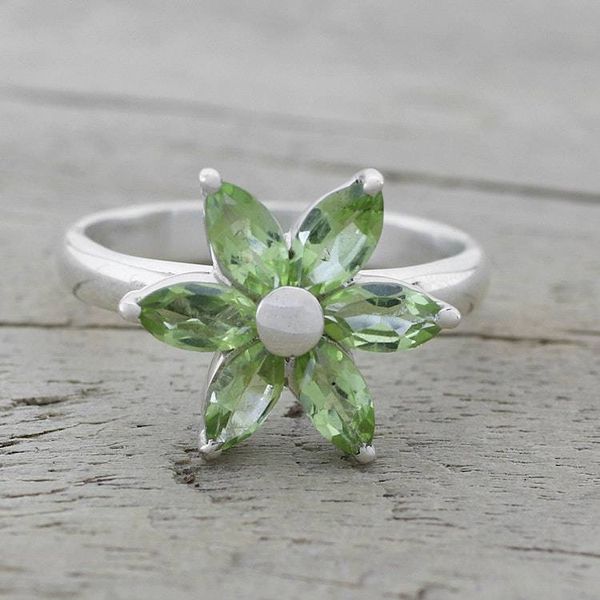 Alternate image for Peridot and Sterling Silver Floral Ring from India Sparkling Daisy