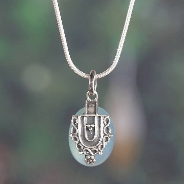 Alternate image for Classic Chalcedony Cabochon Pendant Necklace Made in India Morning Dew
