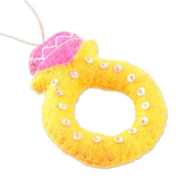 Alternate image for Whimsical Ring-Shaped 6-Piece 100 Wool Felt Ornament Set Rings of Christmas