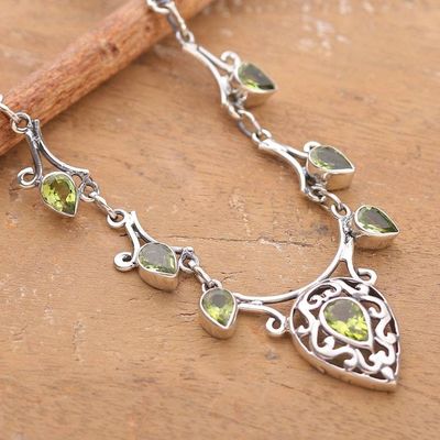 Alternate image for Traditional 11-Carat Natural Pear Peridot Link Necklace Mughal Luck