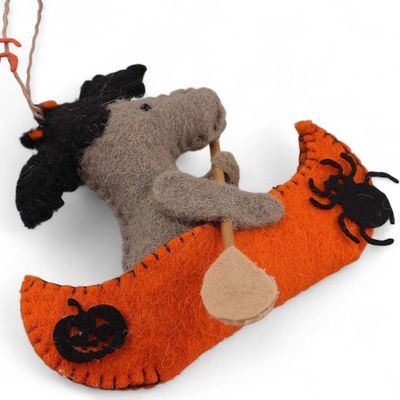 Alternate image for Halloween-Themed Handmade 4-Piece Wool Felt Ornament Set Spooky Journey