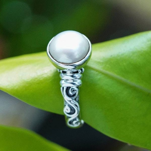 Alternate image for Balinese Sterling Silver and Grey Pearl Single Stone Ring Tides of Innocence