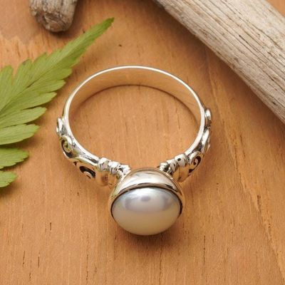 Alternate image for Balinese Sterling Silver and Grey Pearl Single Stone Ring Tides of Innocence