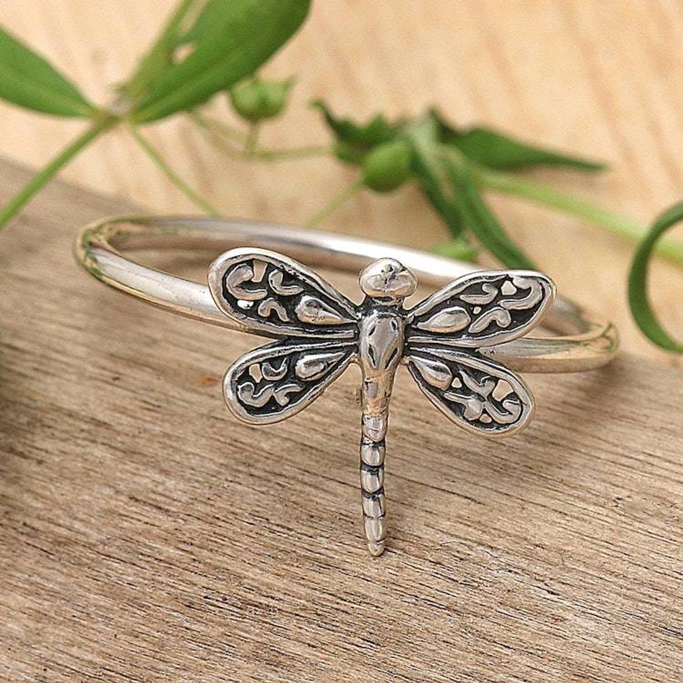 Polished and Oxidized Dragonfly-Shaped Cocktail Ring 'Ethereal Dragonfly'