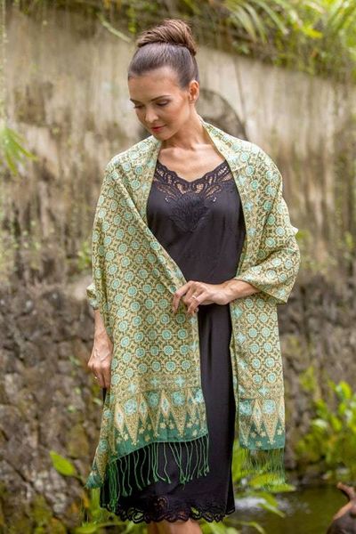 Main image for Green Truntum Patterned 100 Silk Batik Shawl Truntum Ijo