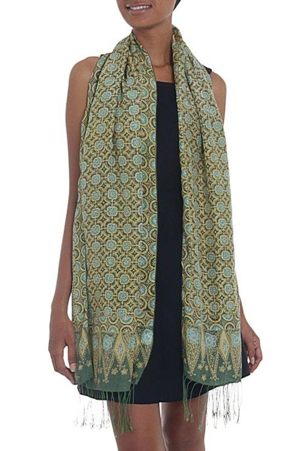 Alternate image for Green Truntum Patterned 100 Silk Batik Shawl Truntum Ijo