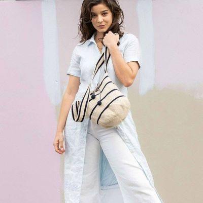 Alternate image for Sencilla Beige