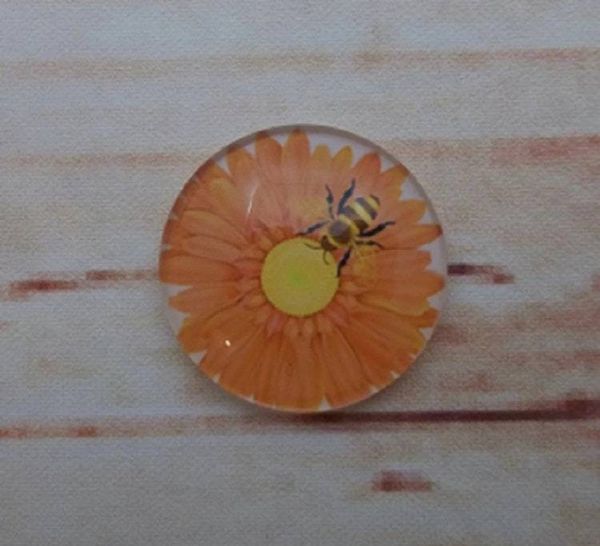Alternate image for Bees and Daisies Fridge Magnets