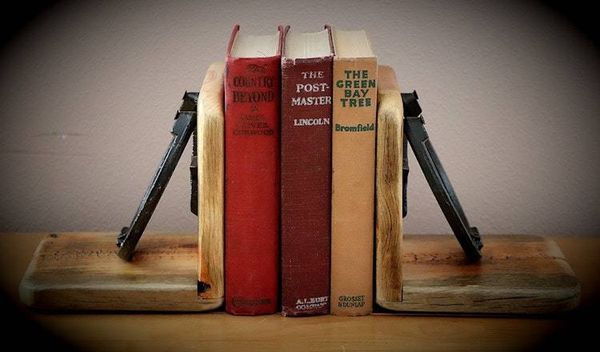 Alternate image for Rustic Western Bookends – Handmade in Idaho with Horseshoe & Texas Star Accents