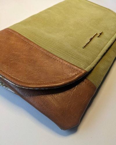 Alternate image for Clutch Handbag in Retro Green Corduroy - The Grip