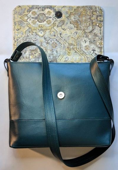 Alternate image for Shoulder Bag in Hunter Green - The Lyrist
