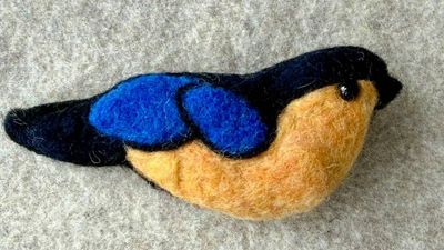 Alternate image for This miniature blue jay is a handmade needle Blue Jay bird pin, carefully crafted from wool to create a small, lightweight brooch full of style and charm.